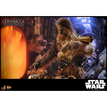 Hot Toys Star Wars: Chewbacca with Disassembled C-3PO 1:6 Scale