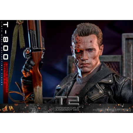 Hot Toys Terminator 2: T-800 Battle Damaged Version 2.0 1:6