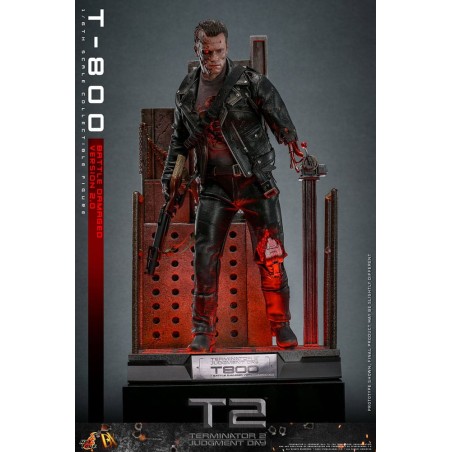 Hot Toys Terminator 2: T-800 Battle Damaged Version 2.0 1:6