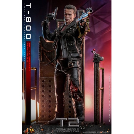 Hot Toys Terminator 2: T-800 Battle Damaged Version 2.0 1:6