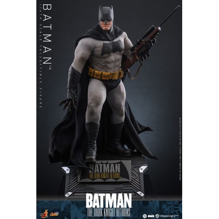 Hot Toys Batman: The Dark Knight Returns 1/6 Scale Figure 32 cm