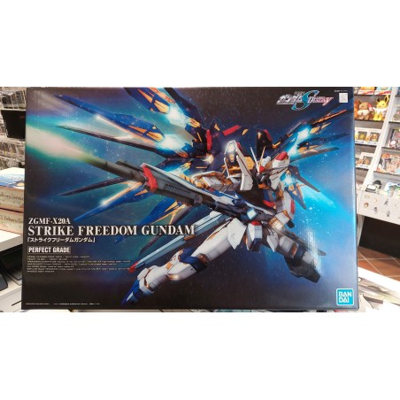 Gundam Model Kit: ZGMF-X20A Strike Freedom Gundam PG 1/60