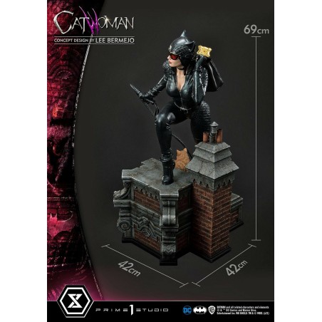 DC Comics: Deluxe Catwoman Concept Design 1:3 Scale Statue 69 cm