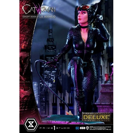 DC Comics: Deluxe Catwoman Concept Design 1:3 Scale Statue 69 cm