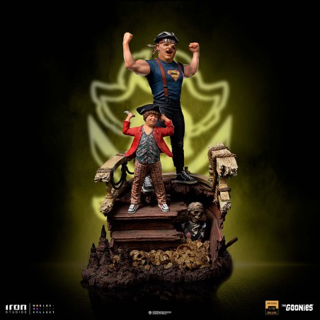 The Goonies: Deluxe Sloth and Chunk 1:10 Scale Statue 30 cm